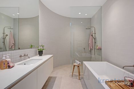 Property photo of 10 Alluvium Way Mount Waverley VIC 3149