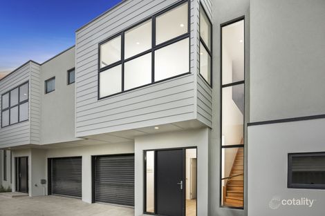Property photo of 2/8 Griffen Street Hamlyn Heights VIC 3215