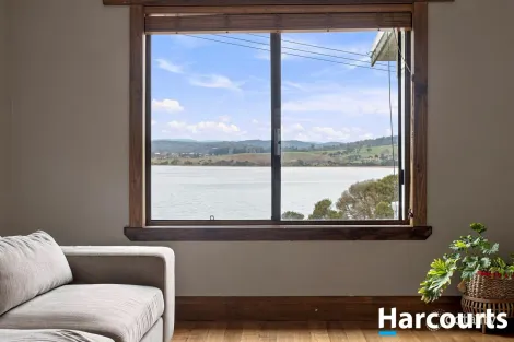 15 Beach Rd, Gravelly Beach, TAS 7276