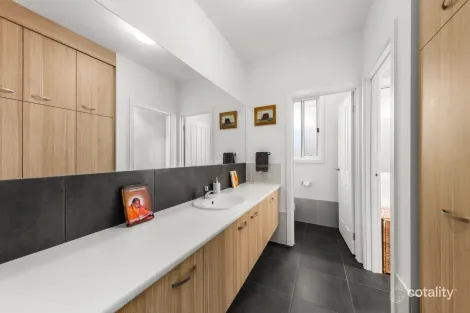 Property photo of 79 Amblemead Drive Mount Barker SA 5251