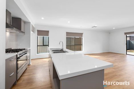 Property photo of 18 Becontree Crescent Strathtulloh VIC 3338