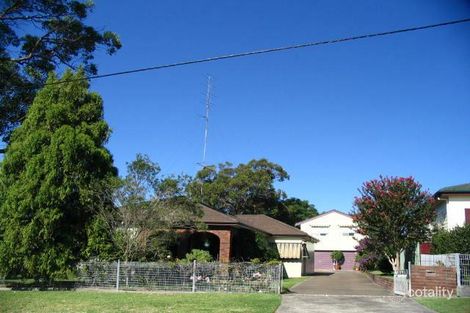 18 Wellings St, Warners Bay, NSW 2282