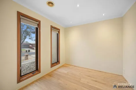 Property photo of 69 Dalray Crescent Kurunjang VIC 3337