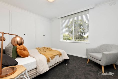 Property photo of 17/36-38 Elphin Grove Hawthorn VIC 3122