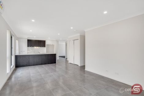 Property photo of 11 Niels Crescent Park Ridge QLD 4125