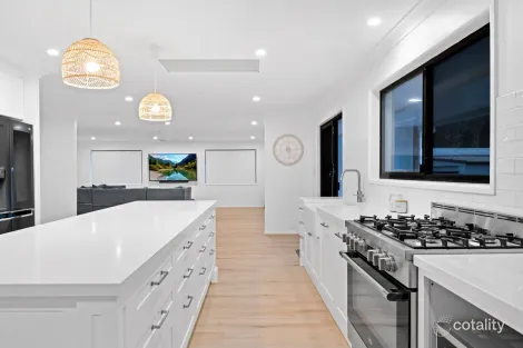 Property photo of 5 Pine Terrace Redland Bay QLD 4165