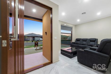 Property photo of 64 Clifton Circuit Tarneit VIC 3029