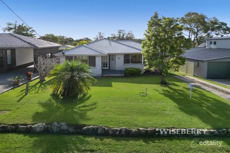 74 Campbell Pde, Mannering Park, NSW 2259