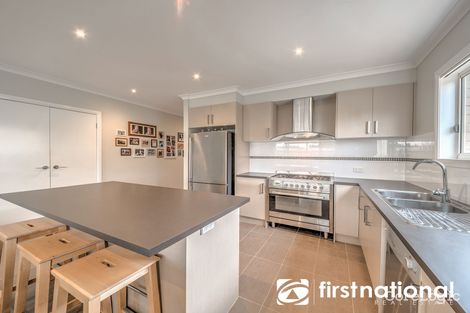 Property photo of 37 Moore Mews Pakenham VIC 3810