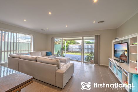 Property photo of 37 Moore Mews Pakenham VIC 3810
