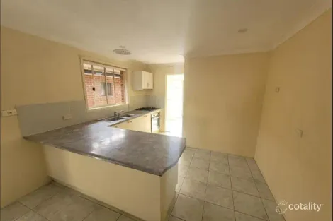 Property photo of 26 Theseus Circuit Rosemeadow NSW 2560