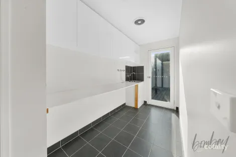 Property photo of 63 Streamside Drive Craigieburn VIC 3064