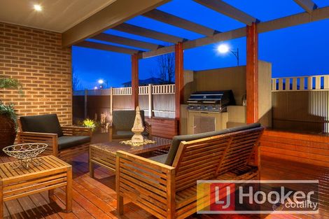 Property photo of 7 Loxton Way Pakenham VIC 3810