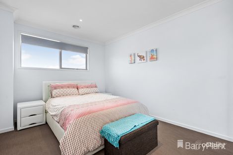 Property photo of 3 Hollywood Avenue Point Cook VIC 3030