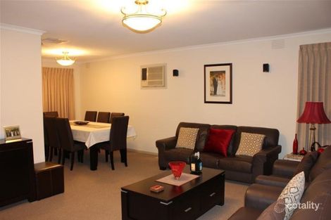 Property photo of 12 Cavendish Court Endeavour Hills VIC 3802