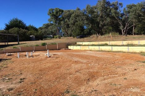 13 Cross Ave, Dartmouth, VIC 3701