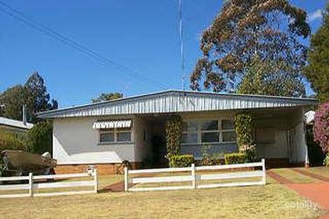 14 Winifred St, South Toowoomba, QLD 4350
