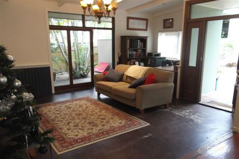 Property photo of 28 Billington Street Labrador QLD 4215