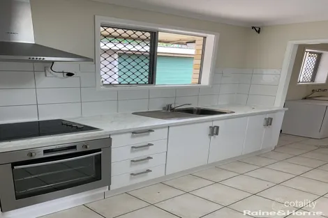 Property photo of 9 Berringar Lane West Gladstone QLD 4680