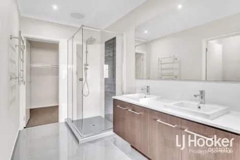 Property photo of 17 Blossom Street Yarrabilba QLD 4207