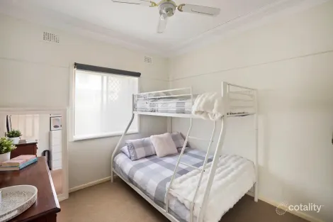 Property photo of 4 Percy Street Hill Top NSW 2575