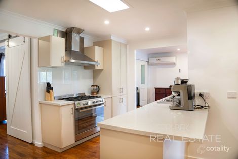 Property photo of 9 Webb Close Meadow Heights VIC 3048