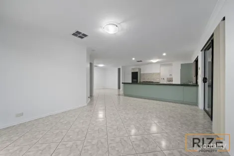 Property photo of 5 Coolamine Close Carramar WA 6031