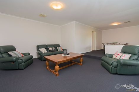 Property photo of 33 Deschamp Road Noranda WA 6062