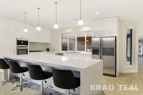 Property photo of 4 Bronte Way Taylors Hill VIC 3037