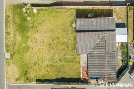 33 Fourth Ave, Shoalwater, WA 6169