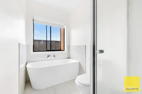Property photo of 21 Heaton Street Tarneit VIC 3029