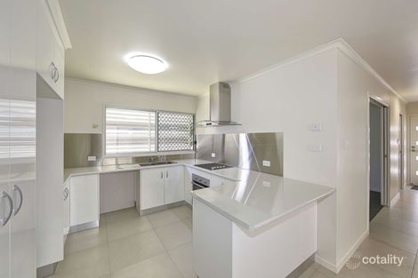 Property photo of 33 Sunset Drive Thabeban QLD 4670