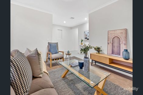 Property photo of 32 Nesting Vista Craigieburn VIC 3064