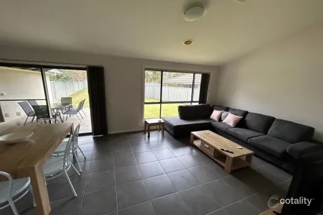 Property photo of 5 Honeyeater Circuit Thurgoona NSW 2640