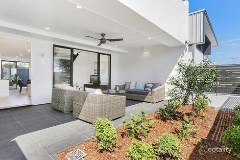 Property photo of 8 Mearns Street Fairfield QLD 4103