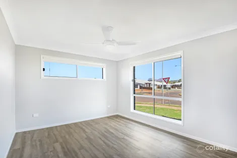 Property photo of 1 Pilgrim Street Middle Ridge QLD 4350