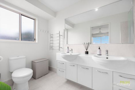 Property photo of 6 Hudson Drive Urraween QLD 4655