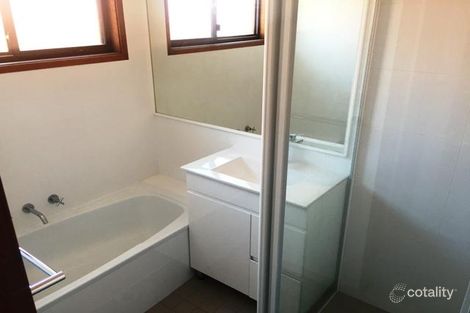 Property photo of 5 Arnold Avenue Green Valley NSW 2168