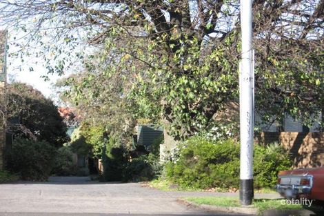 Property photo of 1/700 Riversdale Road Camberwell VIC 3124