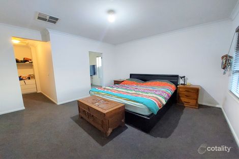 52 Oakgrove Dr, Craigieburn, VIC 3064
