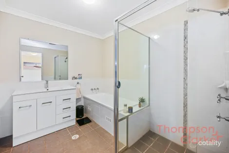 Property photo of 22/12 Denton Park Drive Rutherford NSW 2320