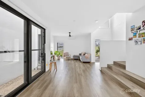 Property photo of 4 Wayfarer Walk Mount Duneed VIC 3217