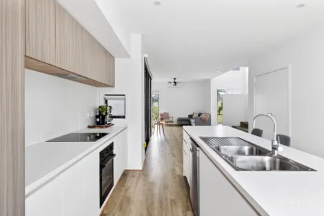 Property photo of 4 Wayfarer Walk Mount Duneed VIC 3217