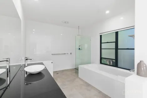 Property photo of 36 Swanbourne Way Elanora QLD 4221