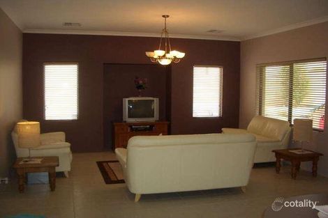Property photo of 18 Bellinger Place Success WA 6164
