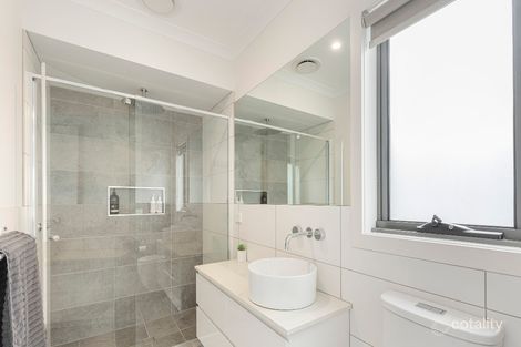 Property photo of 5 Overlea Avenue Rosebud VIC 3939