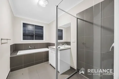Property photo of 18 Major Way Tarneit VIC 3029