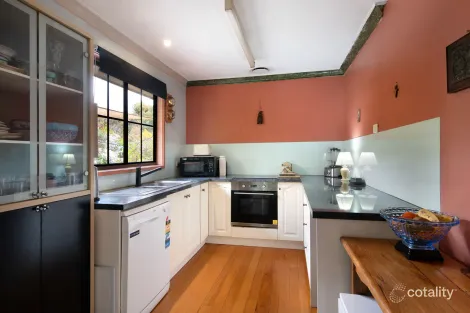 Property photo of 38 Neates Road Campbells Creek VIC 3451