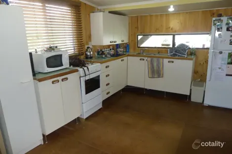 Property photo of 27 Union Street Torbanlea QLD 4662