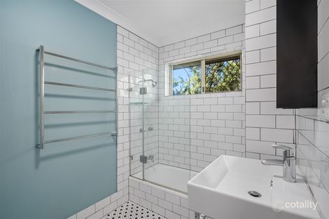Property photo of 2/37 Vera Street Greenslopes QLD 4120